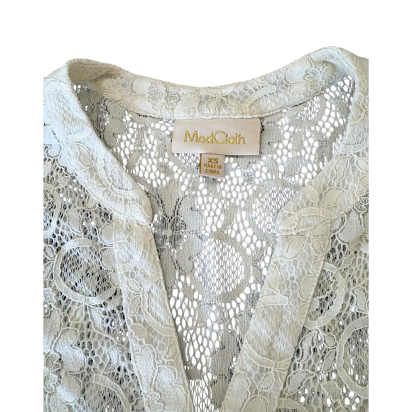 ModCloth Cream Floral Lace Button Up Top XS Trendy - Picture 3 of 5